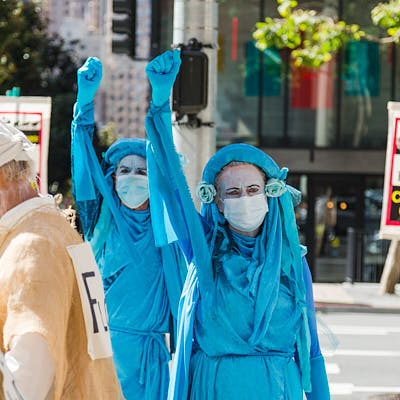 Dropping The Banner On Wells Fargo's Fossil Foolishness:May 18, 2022